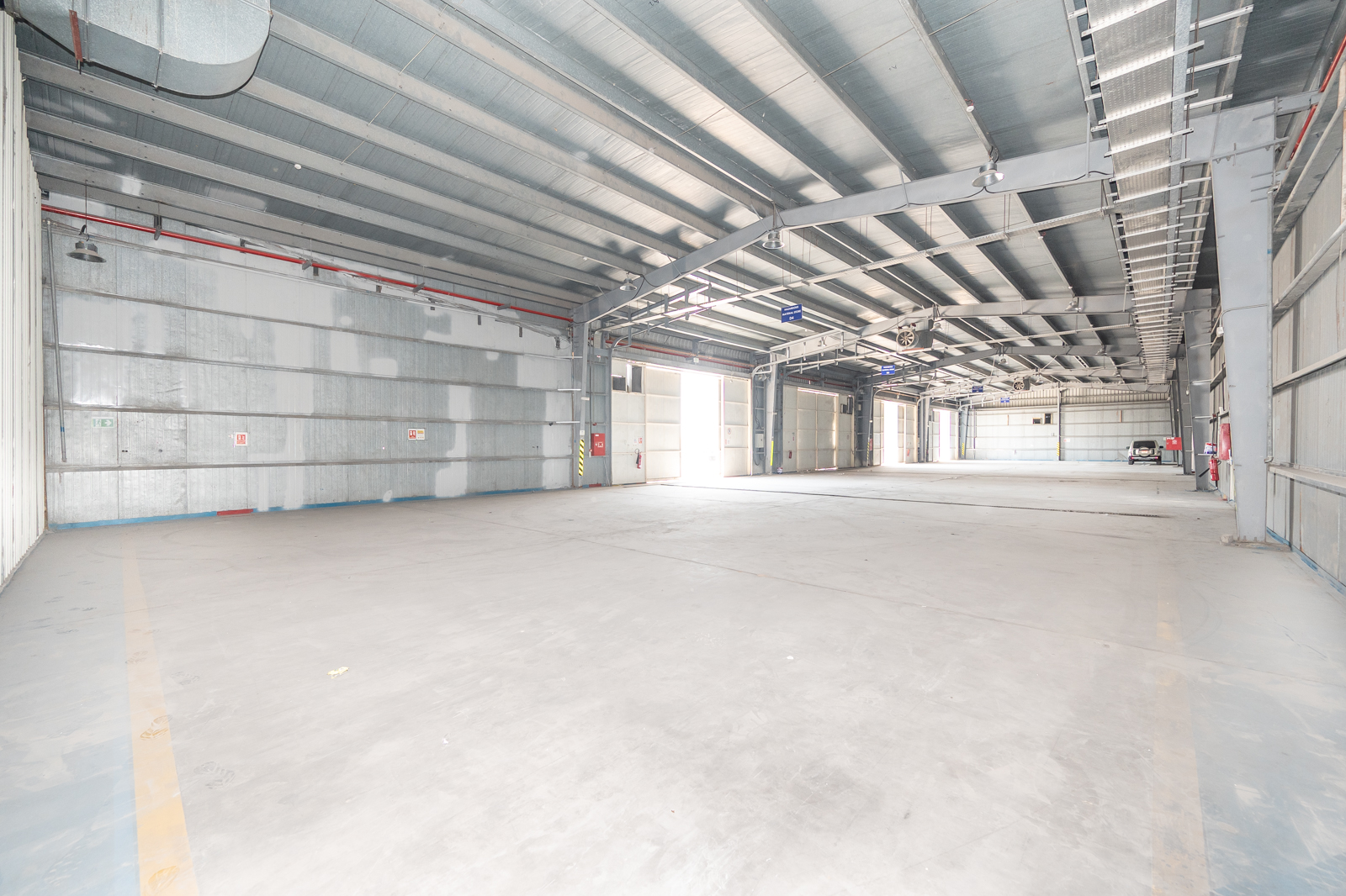 Warehouse for rent in Mussafah Industrial Area at 4,000,000 AED per year