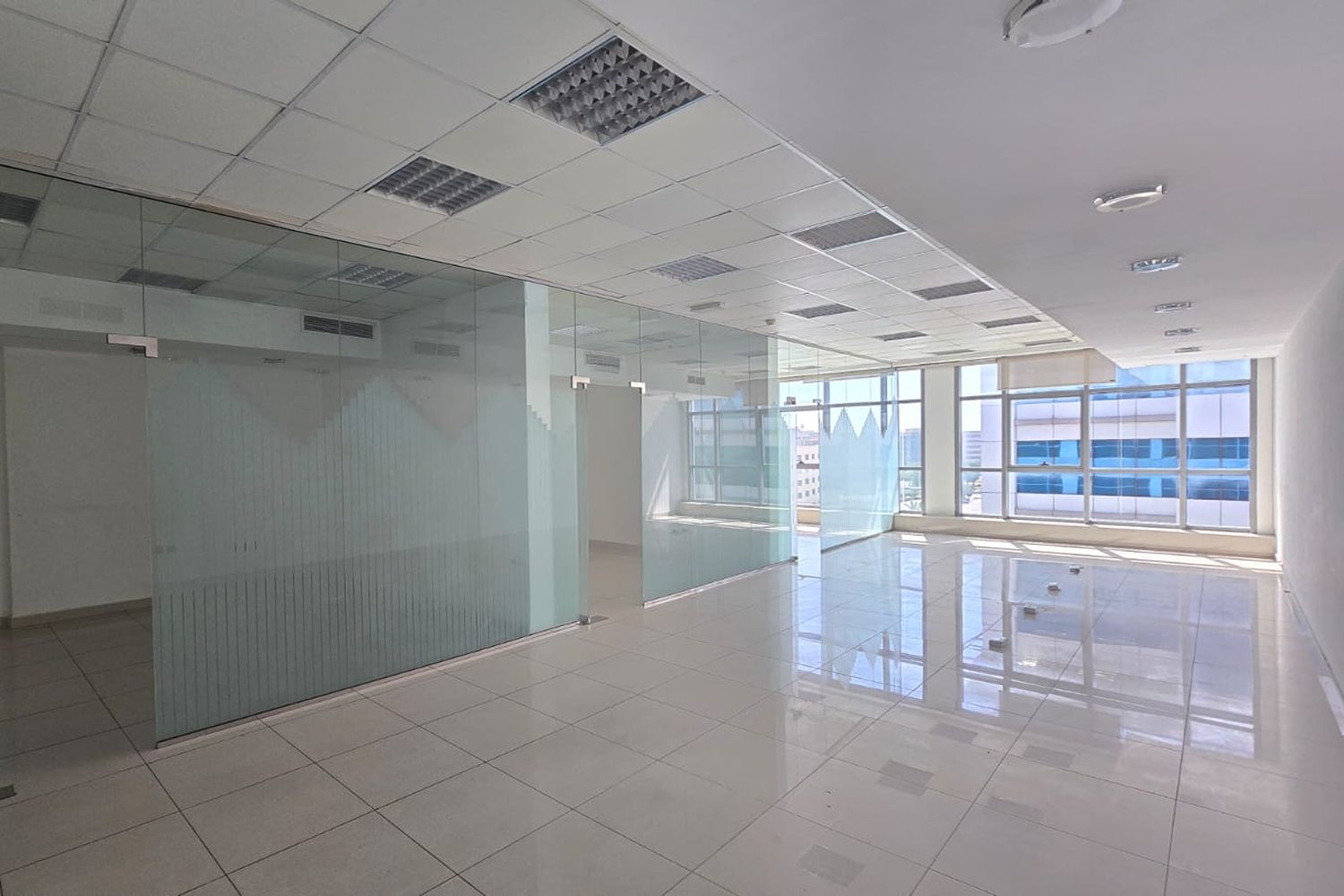 Bright Fitted Office | Near Metro | Ample Parking