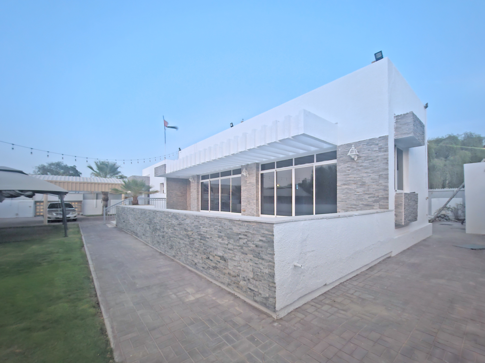 Single Row | Villa for Commercial Use | Spacious
