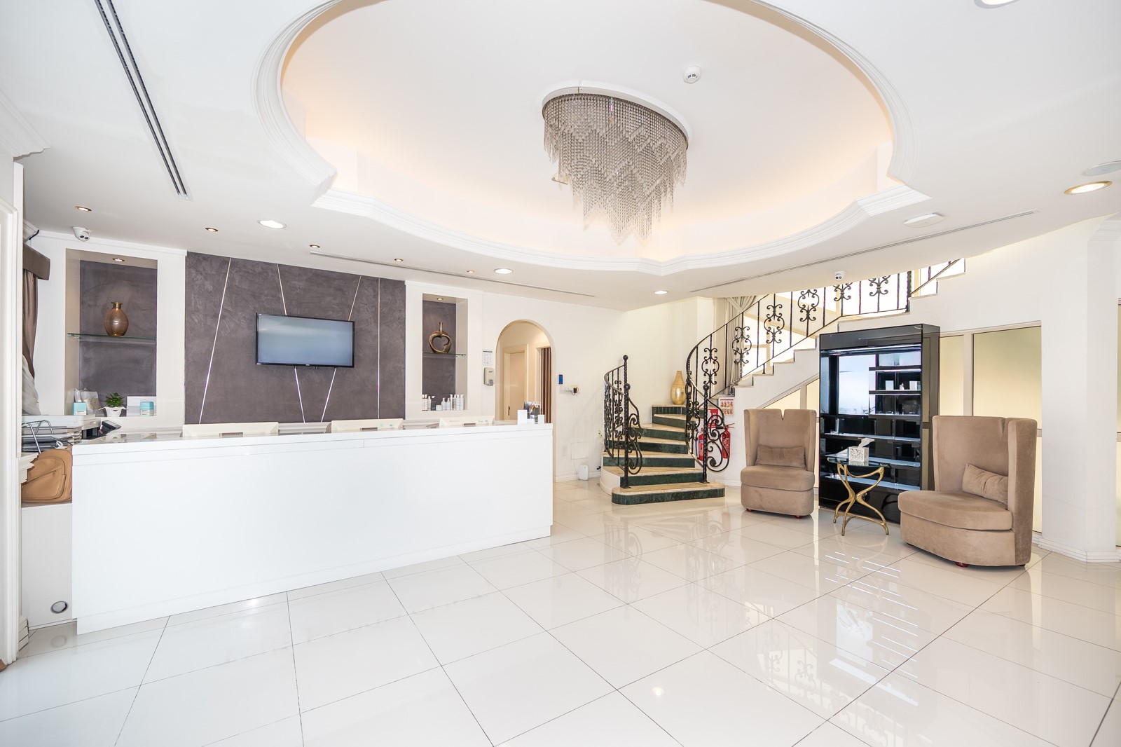 Commercial Villa | Main Road | Fitted