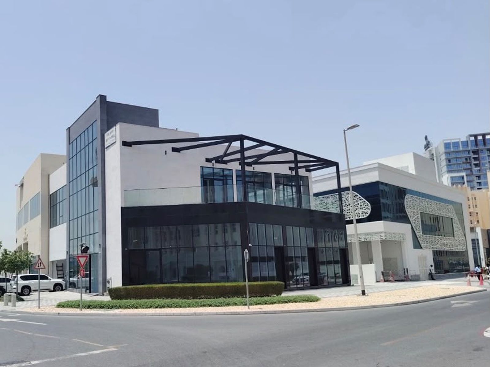 Freehold Stand alone Commercial Villa | LLC License