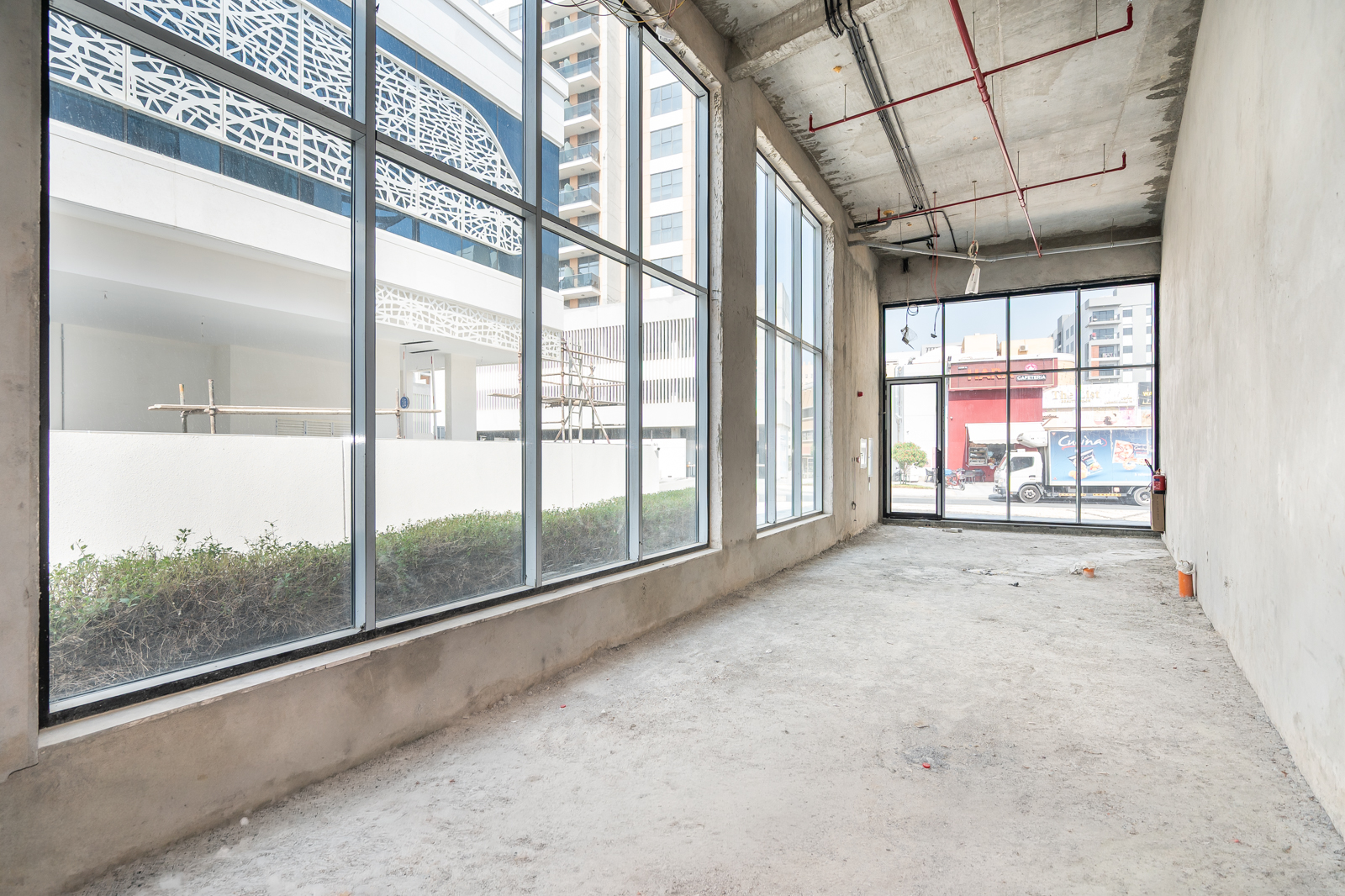 4 Parking Spaces | Prime Retail | Vacant