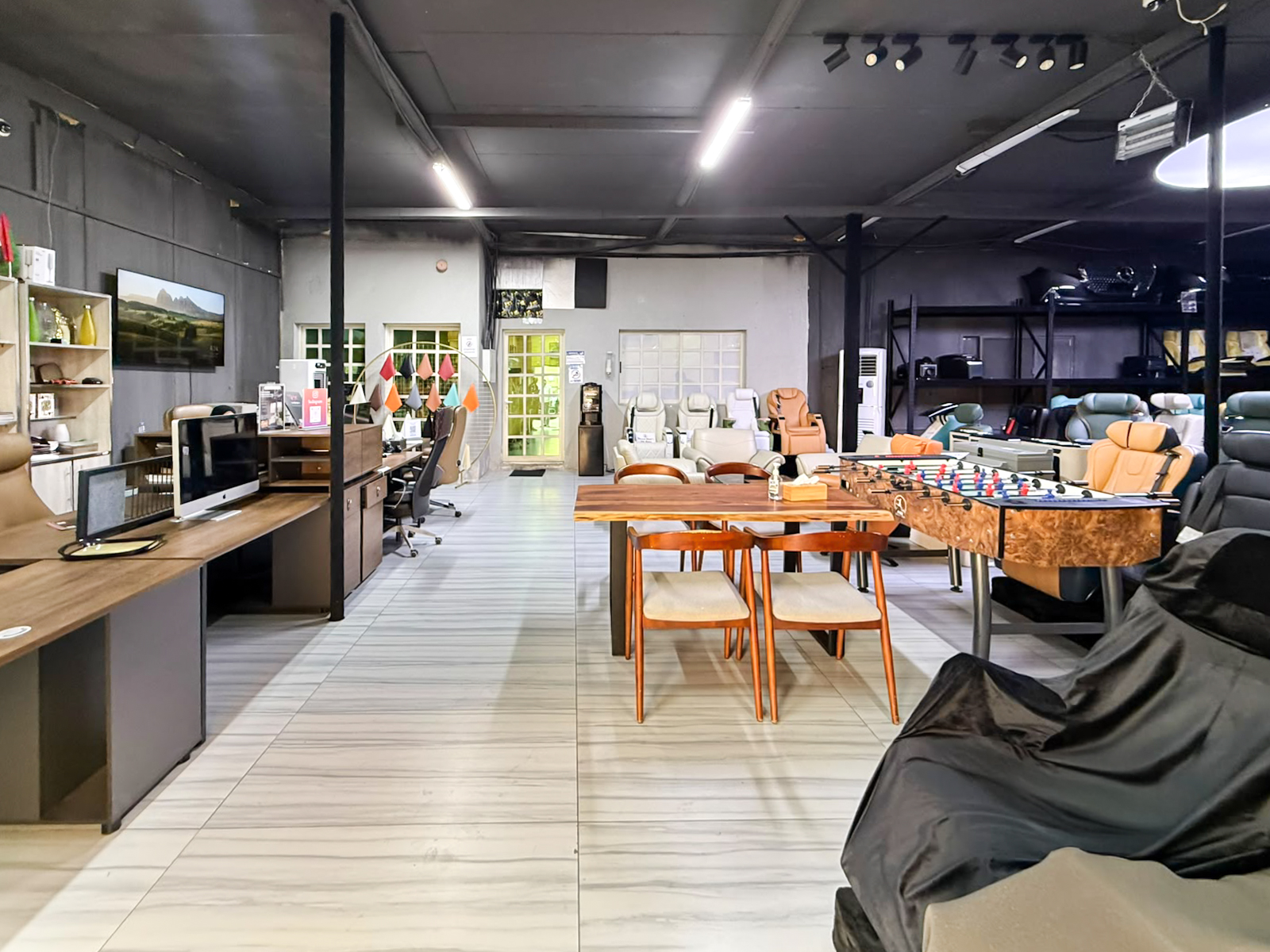 Industrial Showroom | 10 Parking bays | 8,500 sqft