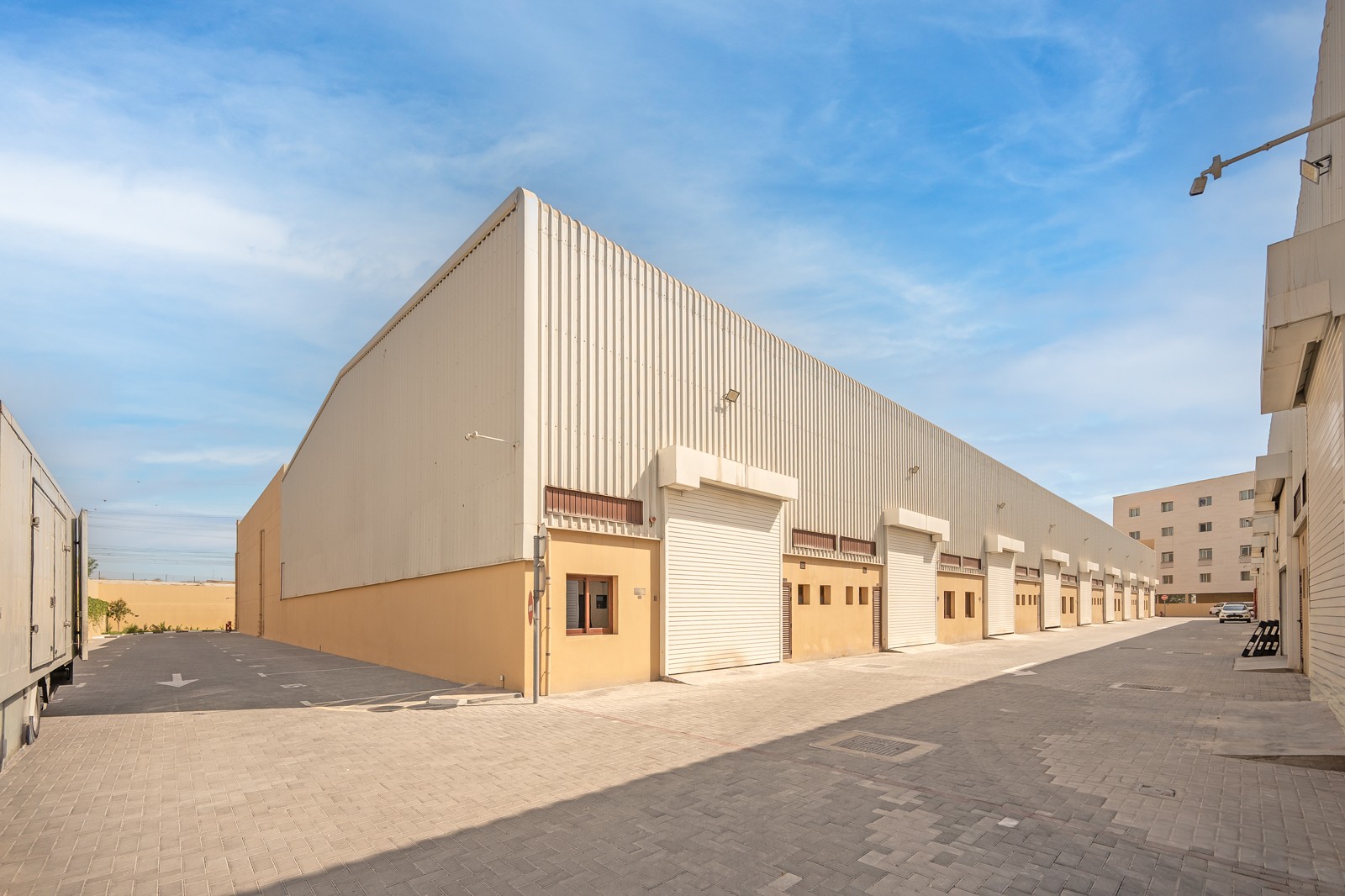 Showroom + Warehouse | Main Road | High Power