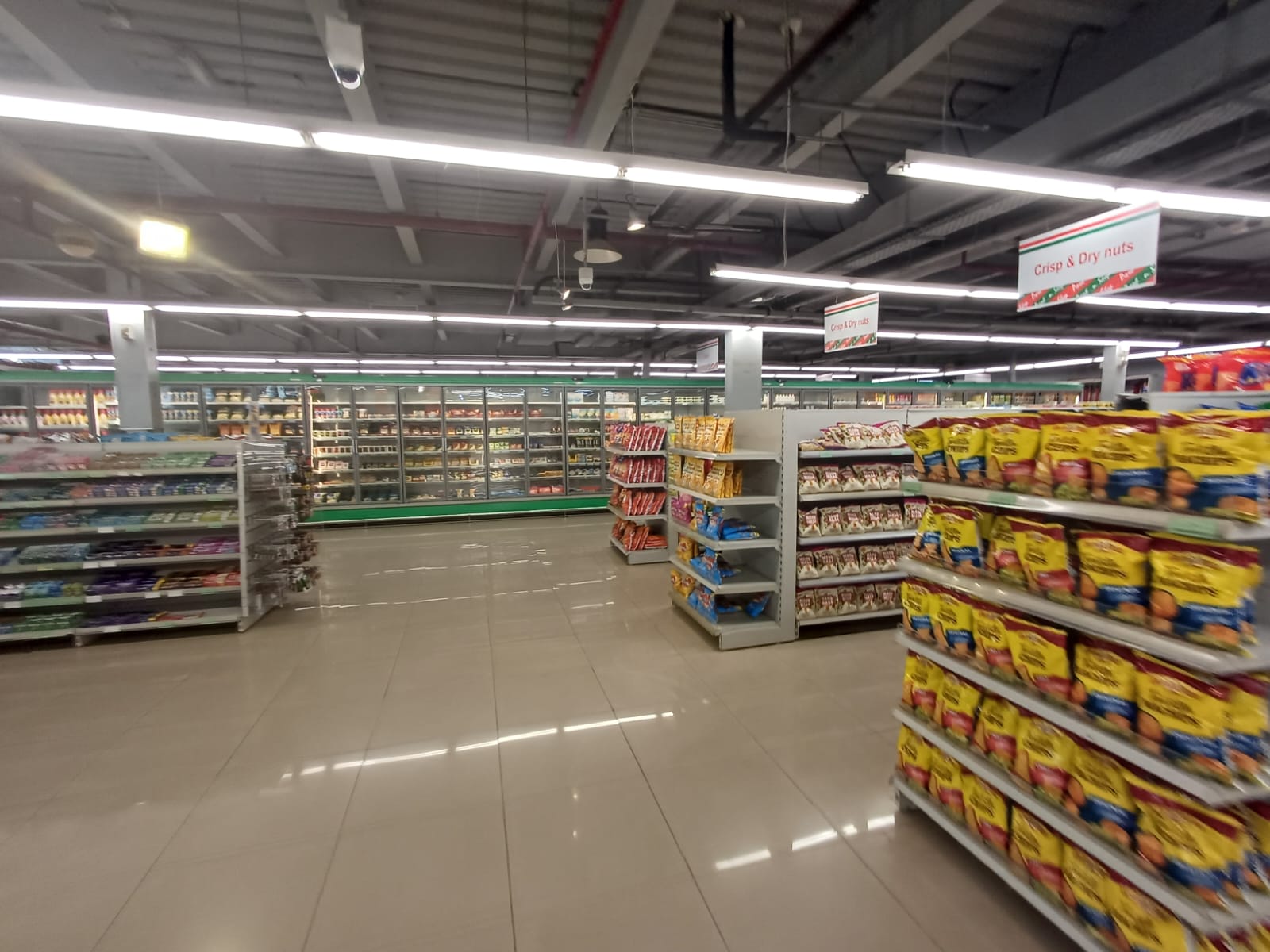 RETAIL | 10,000 SQFT | NEAR METRO