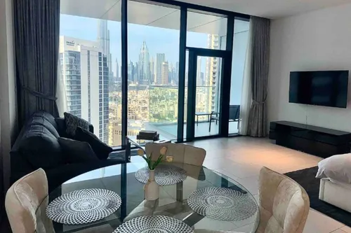 Apartment in Marquise Square Tower