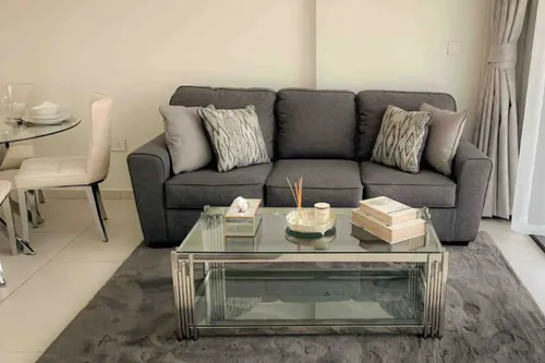 Apartment in Marquise Square Tower