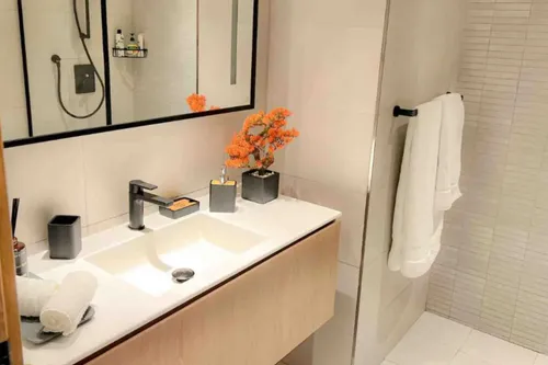 Apartment in Marquise Square Tower