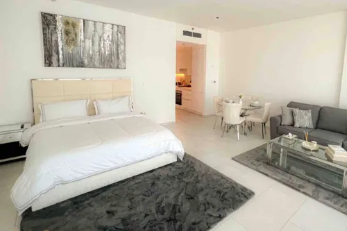 Apartment in Marquise Square Tower