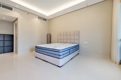 2 Bedrooms Apartment in The Residences at Business Central