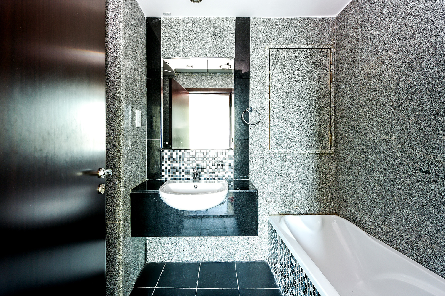 1 Bedroom Apartment in Fairview Residency