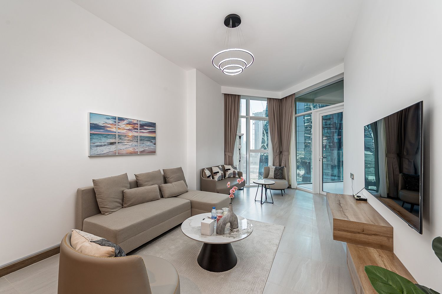 Spacious | Luxury | Fully Furnished | Middle Floor