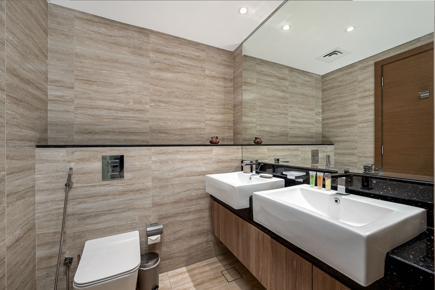 1 Bedroom Apartment in Urban Oasis