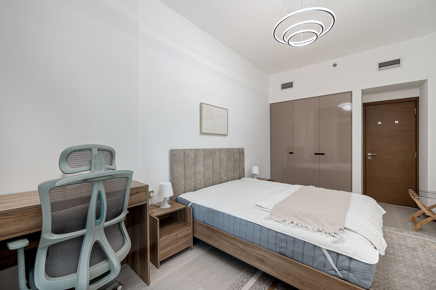 1 Bedroom Apartment in Urban Oasis