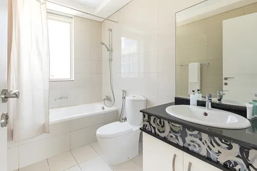 2 Bedrooms Apartment in The Residences at Business Central