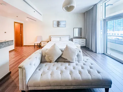  Apartment in Bay Square Building 9