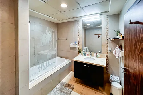 2 Bedrooms Apartment in Executive Tower L