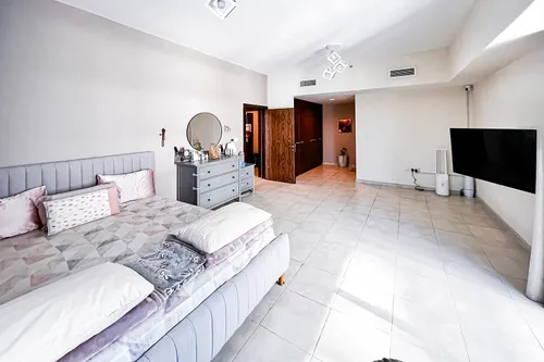 2 Bedrooms Apartment in Executive Tower L