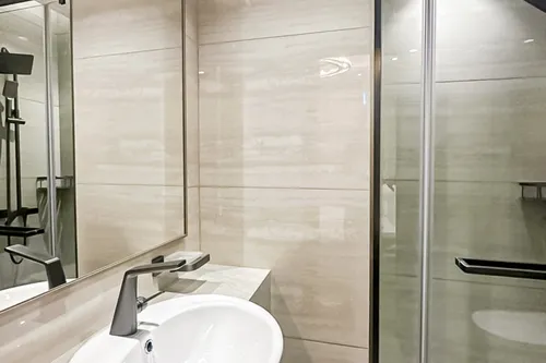 2 Bedrooms Apartment in Nobles Tower