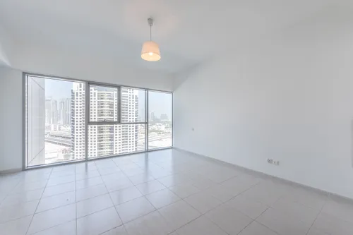 2 Bedrooms Apartment in Windsor Manor
