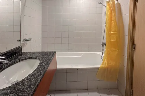 1 Bedroom Apartment in Mayfair Residency
