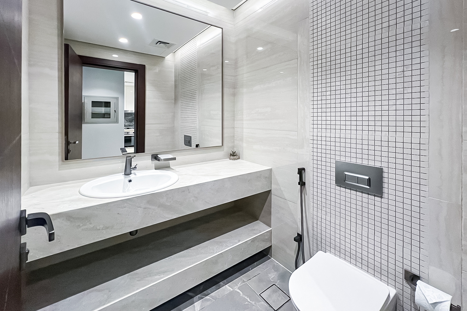 1 Bedroom Apartment in Nobles Tower