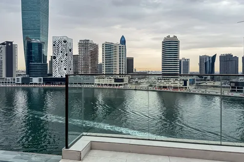 3 Bedrooms Apartment in Peninsula Four