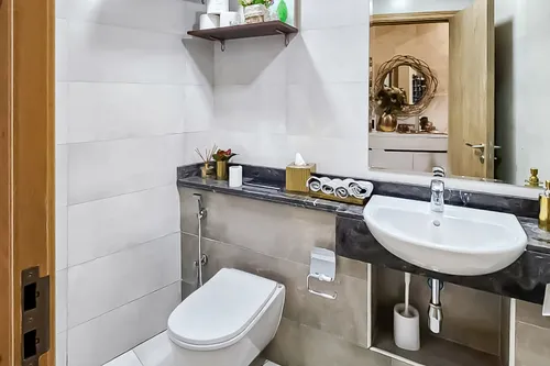 2 Bedrooms Apartment in The Bay
