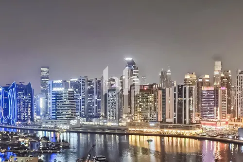 Luxurious Furniture | Canal View | Large Layout