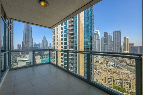 3 Bedrooms Apartment in The Residences 8