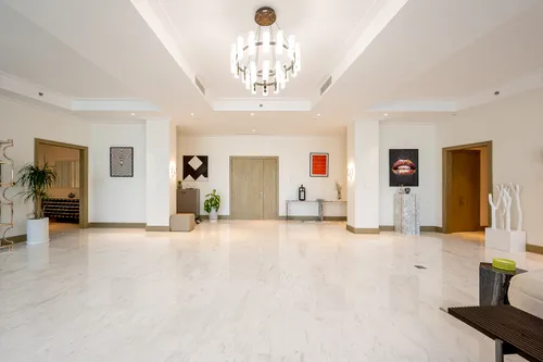 5 Bedrooms Apartment in Opera Grand