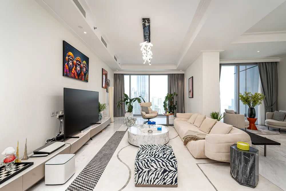 5 Bedrooms Apartment in Opera Grand