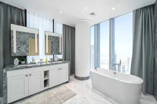 5 Bedrooms Apartment in Opera Grand