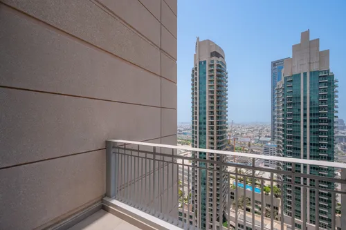 2 Bedrooms Apartment in Standpoint Tower 1