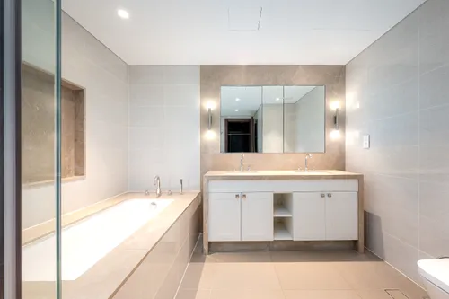 3 Bedrooms Apartment in Opera Grand