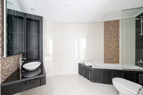 2 Bedrooms Apartment in Upper Crest