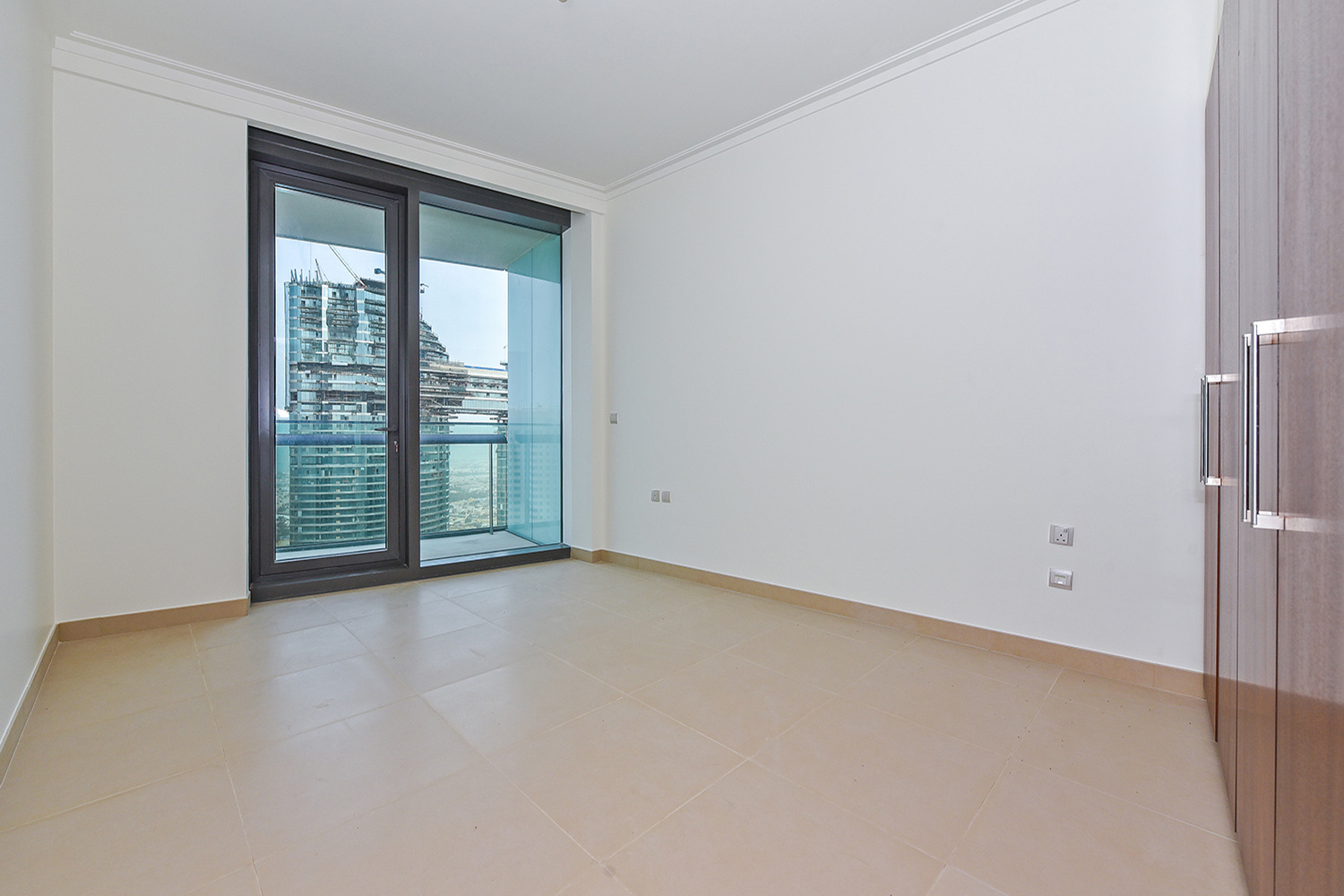 2 Bedrooms Apartment in Burj Vista Tower 1