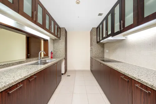 3 Bedrooms Apartment in South Ridge 5