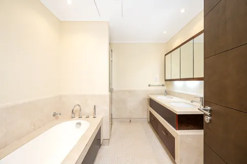 3 Bedrooms Apartment in South Ridge 5