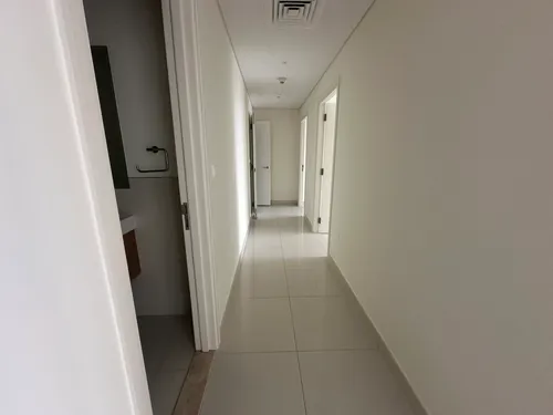 2 Bedrooms Apartment in Boulevard Crescent Tower 1