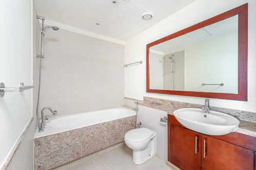 2 Bedrooms Apartment in South Ridge 1