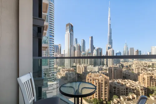 2 Bedrooms Apartment in Bellevue Tower 1