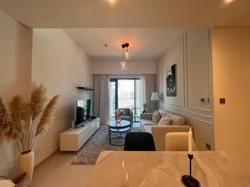 Midfloor | Luxury Furnished | Modern