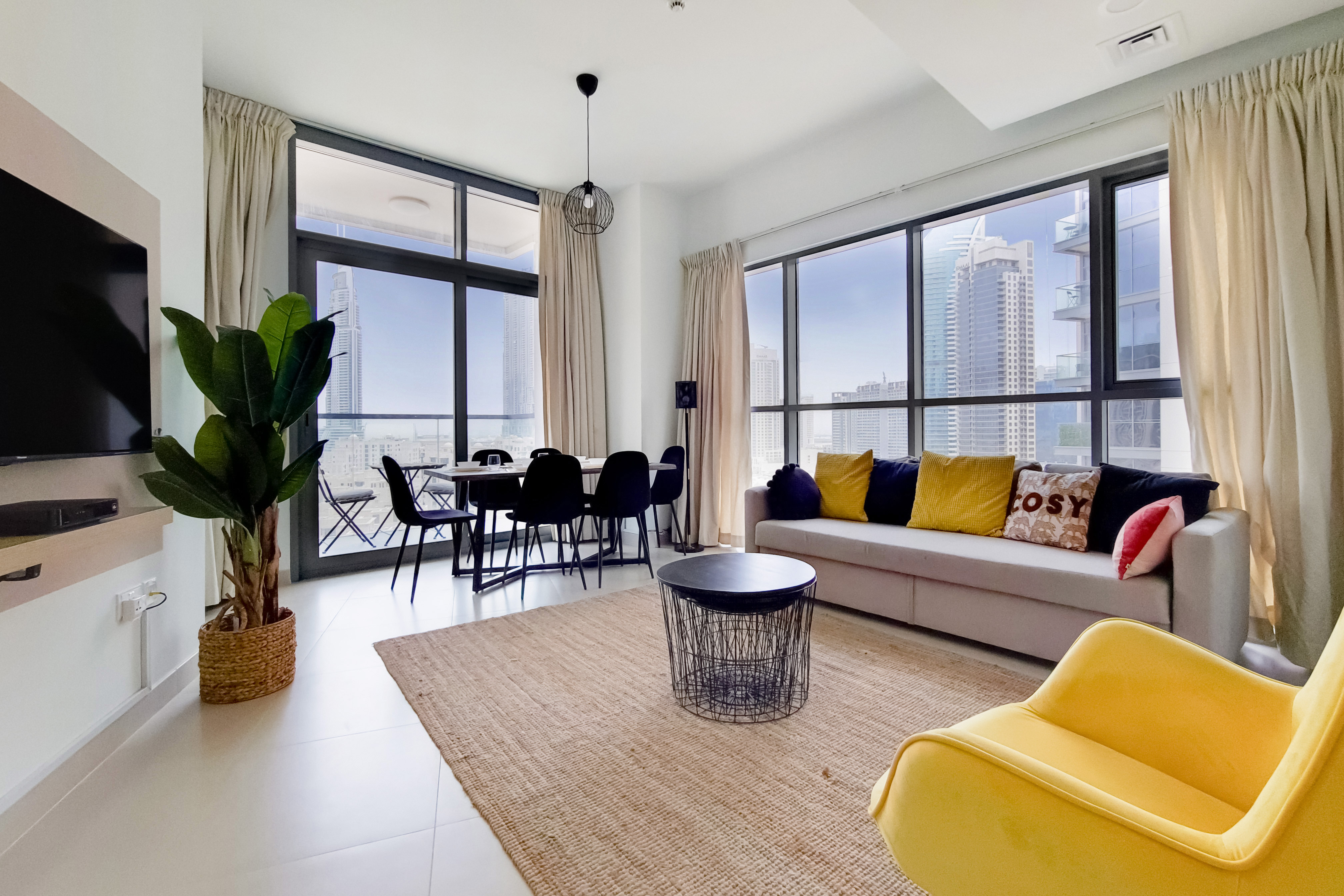 2 Bedrooms Apartment in Bellevue Tower 1