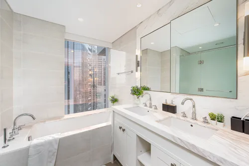 2 Bedrooms Apartment in Opera Grand