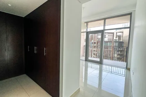 2 Bedrooms Apartment in Boulevard Crescent Tower 1
