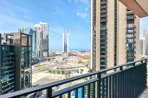 2 Bedrooms Apartment in Boulevard Crescent Tower 1