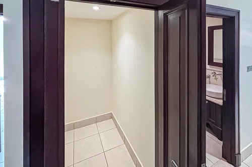 3 Bedrooms Apartment in Reehan 6
