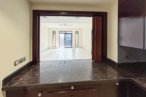3 Bedrooms Apartment in Reehan 6