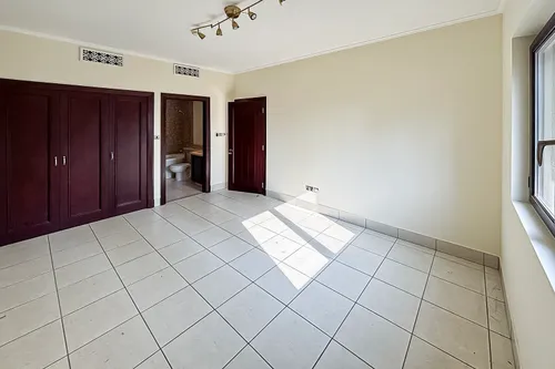3 Bedrooms Apartment in Reehan 6